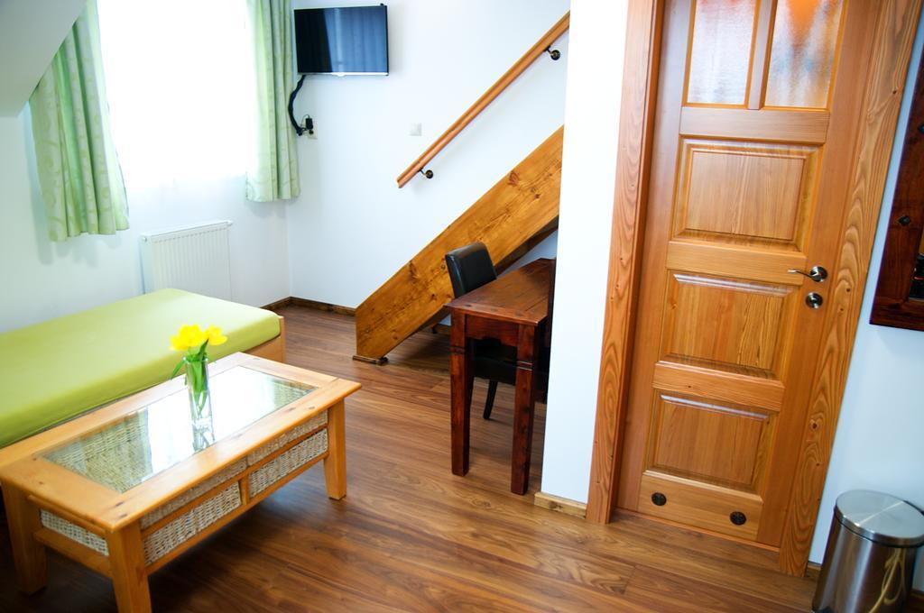 Vila Pod Branou Poprad Exterior photo